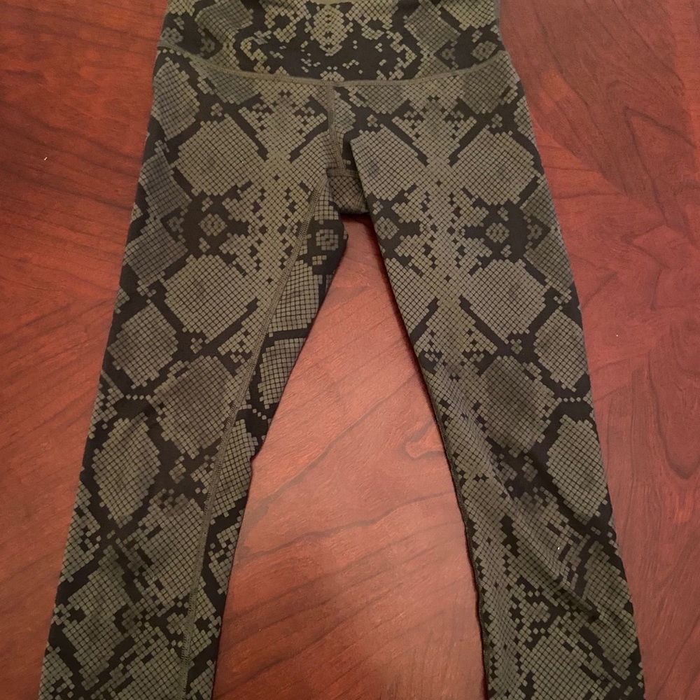Lululemon Wunder Under Crop Leggings